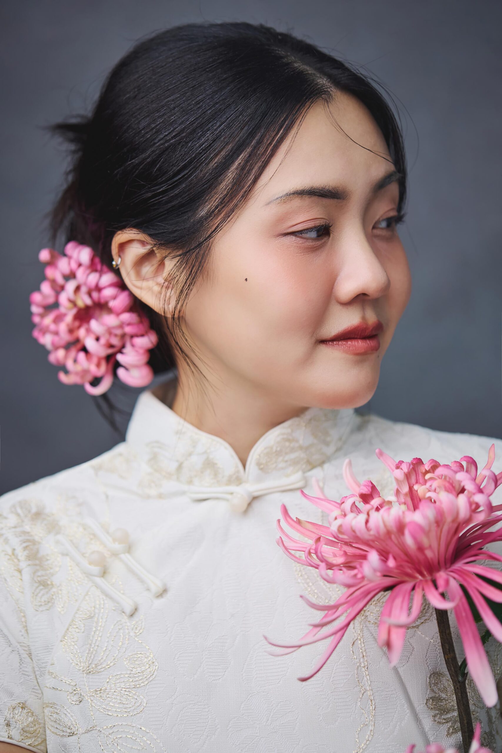 Solo 新中式 portrait of a mother, Orange Studios Singapore
