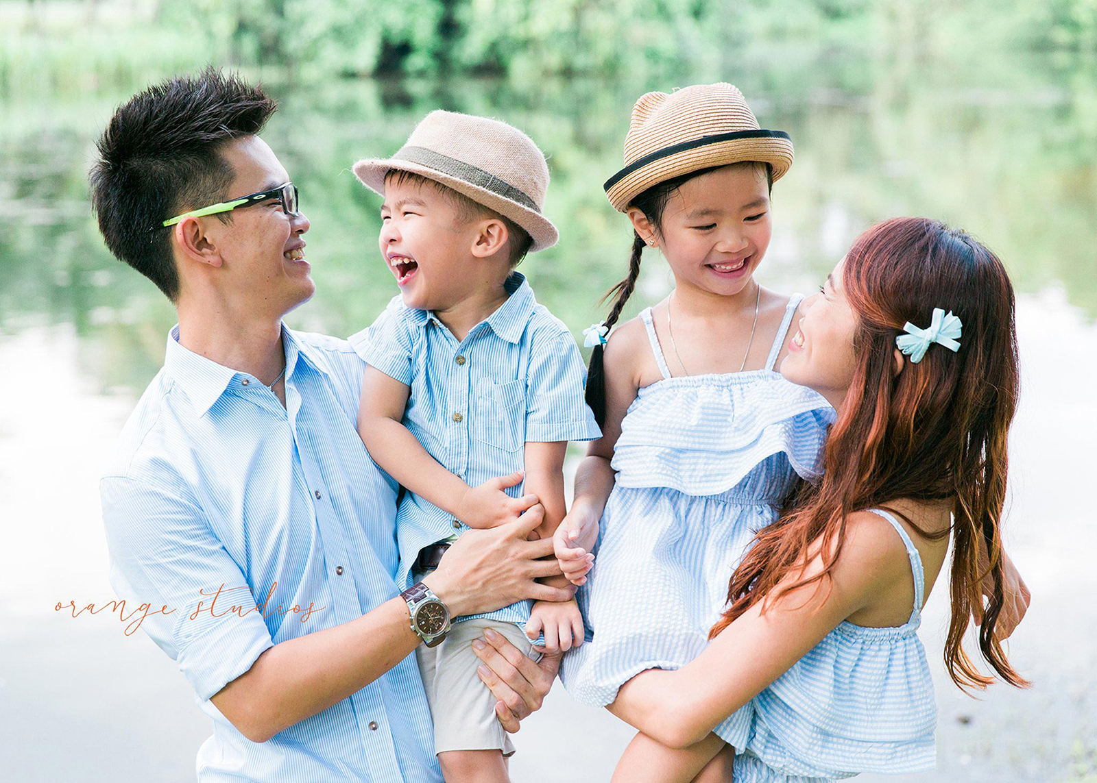 Vacation photoshoot in Singapore by Orange Studios — on-location session 1
