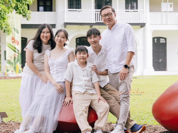 What to Wear for a Family Photoshoot in Singapore (2026 Guide)